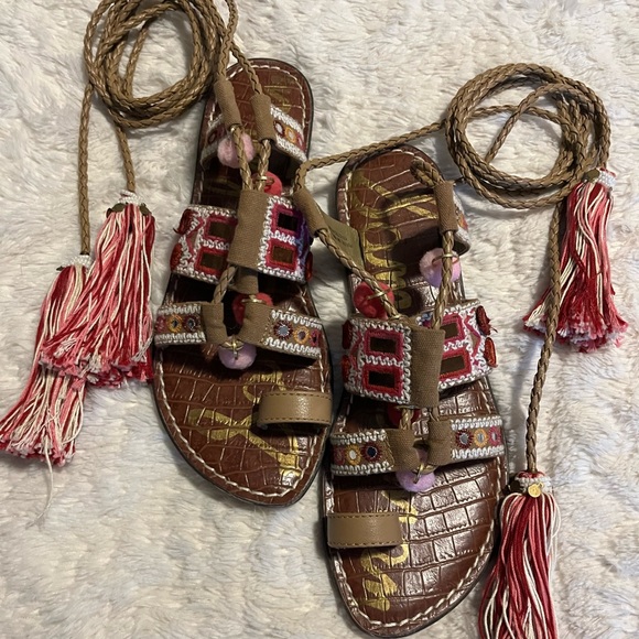 Sam Edelman Gretchen Sandals Boho Embroidery Mirrors with Poms and Tassels S 7.5 - Picture 5 of 6